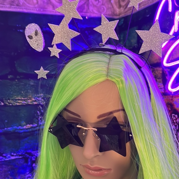 EUC White Rave Skirt - Picture 7 of 8